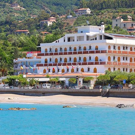Hotel Ristorante La Tartaruga 카포오를란도 외부 사진